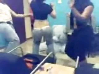 پستان بزرگ, در انجمن انلود کلیپ سکسی به صورت رایگان
